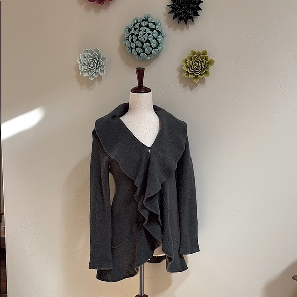 Anthropologie Moth mossy Green 100 % Merino Wool Ruffled Cardigan M - Picture 1 of 9
